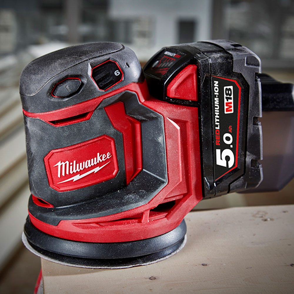Esmerilhadeira de couro MILWAUKEE 18 V 125 mm M18BOS125-0