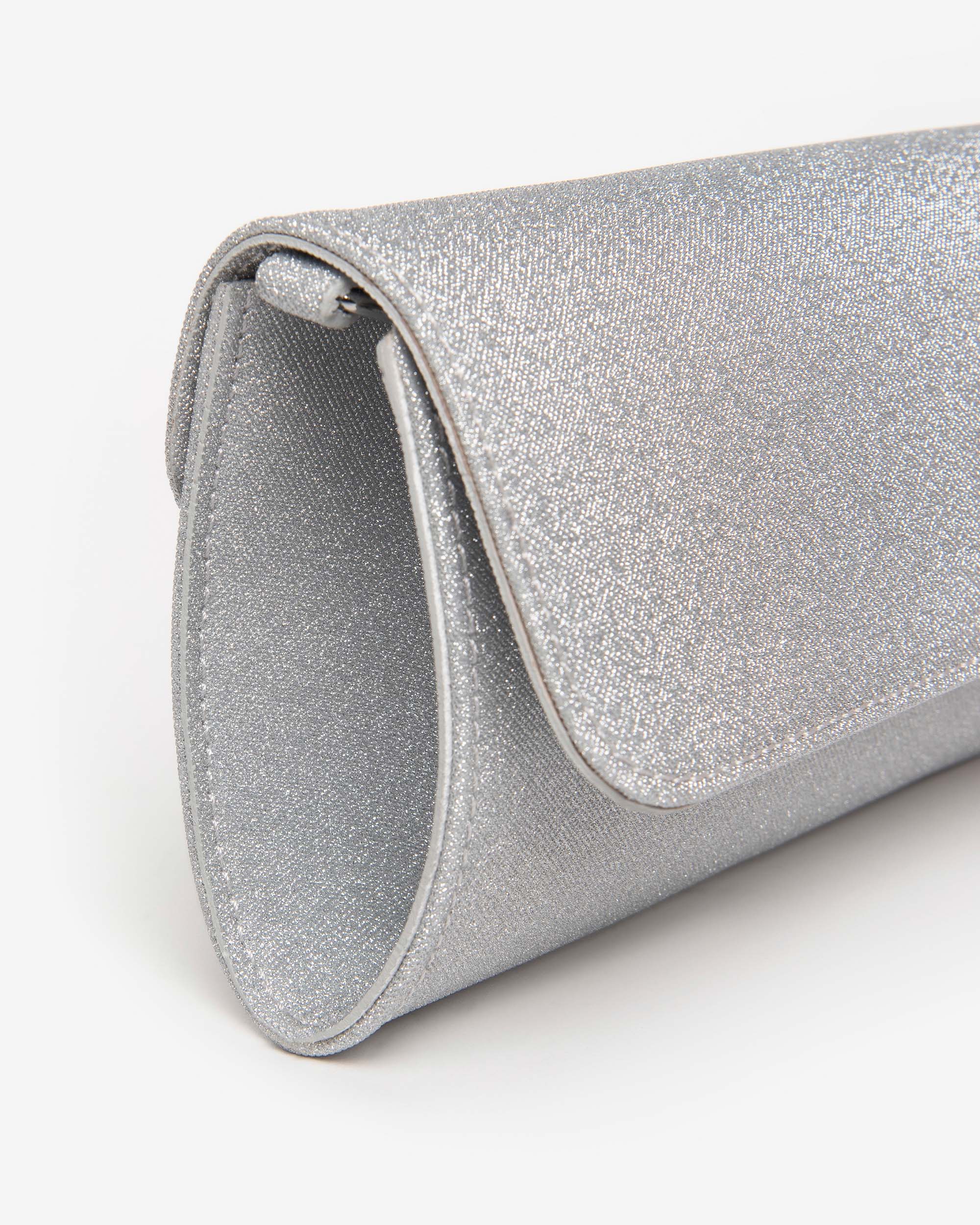  Naisten clutch-laukku teknisestä materiaalista