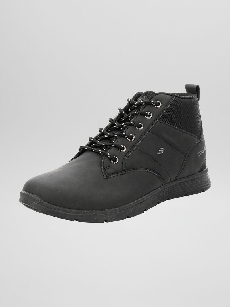Botas Umbro Nelda com cadarço - Pretas
