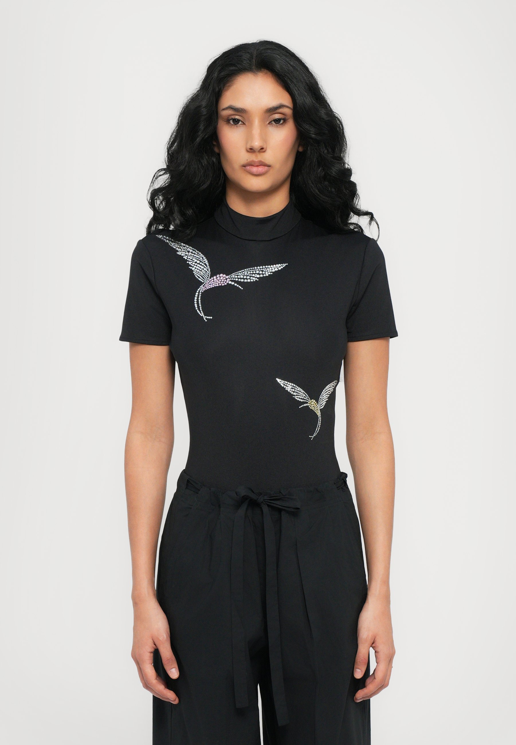 Body corto con strass e stampa colibrì di David Koma - T-shirt stampata - nero/argento
