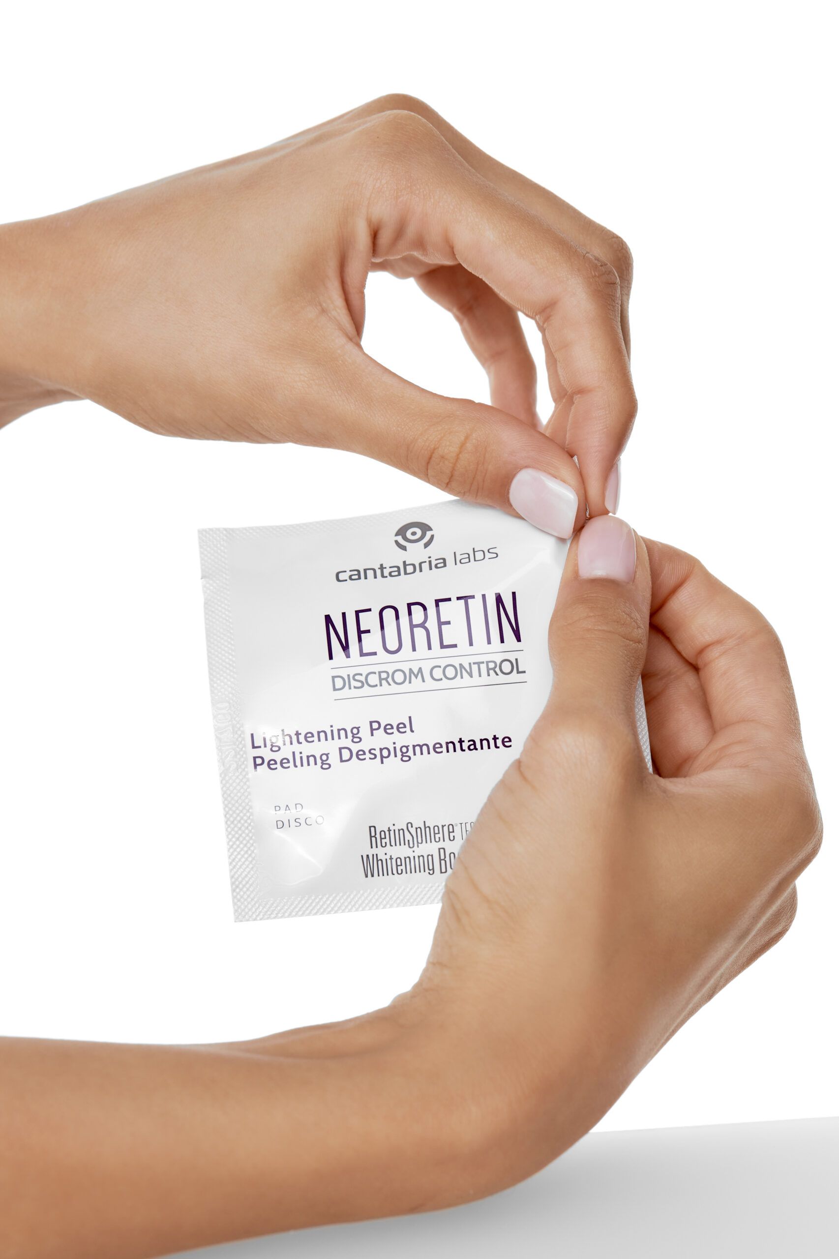 Neoretin Discrom Control depigmentirajući piling Piling za lice iz apoteke