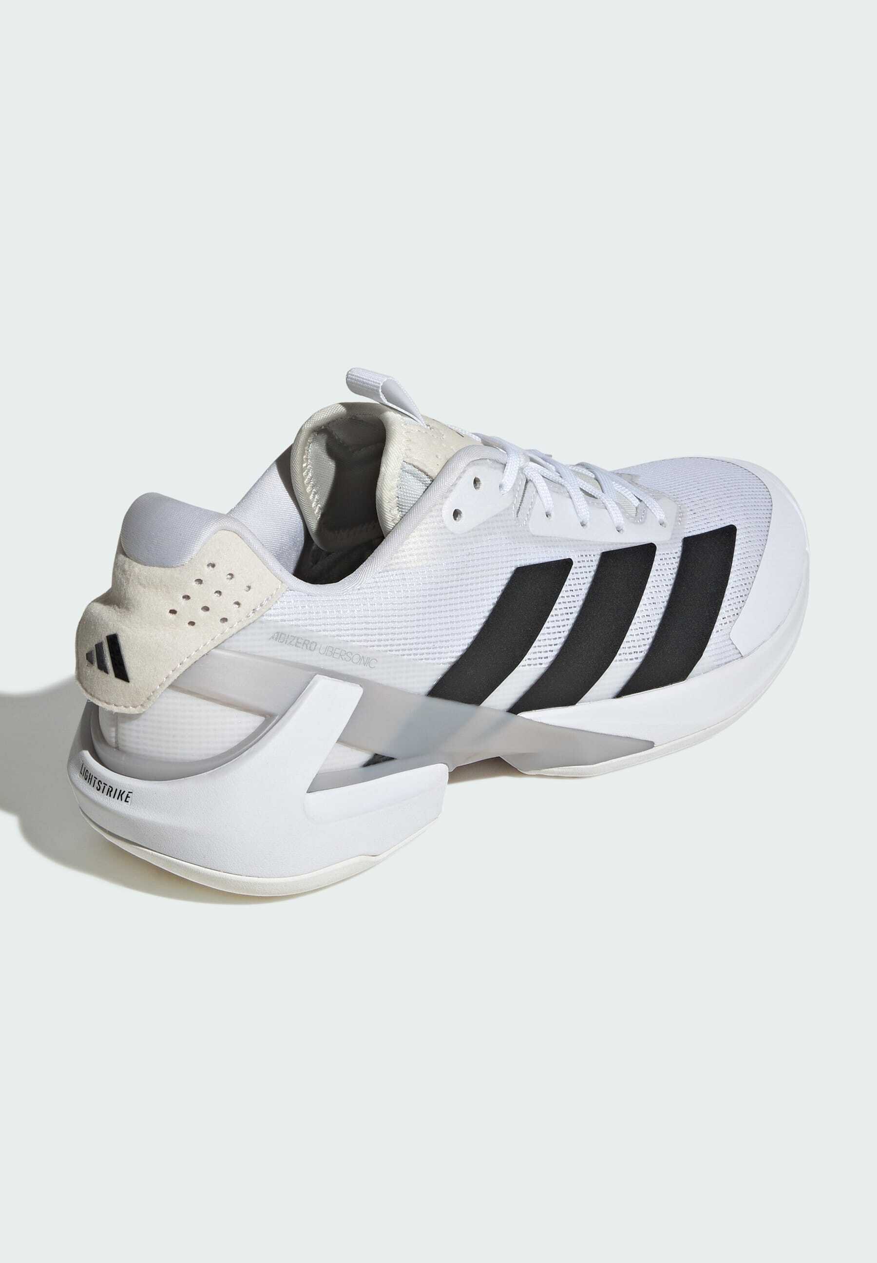 adidas Performance ADIZERO UBERSONIC 5 - Scarpe da tennis multi-campo - bianco nuvola, nucleo nero, argento metallizzato
