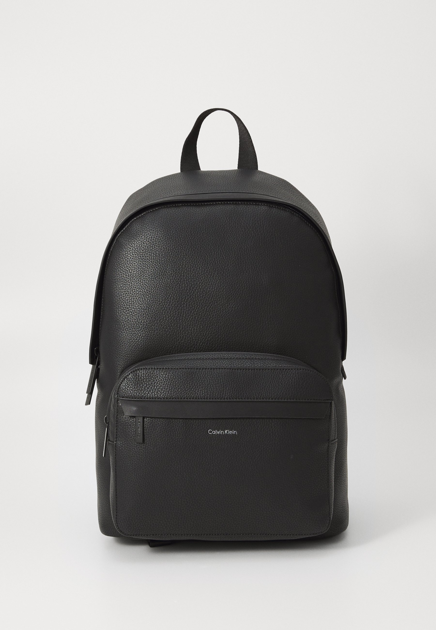 Calvin Klein MUST ROUND BACKPACK - Batoh - black