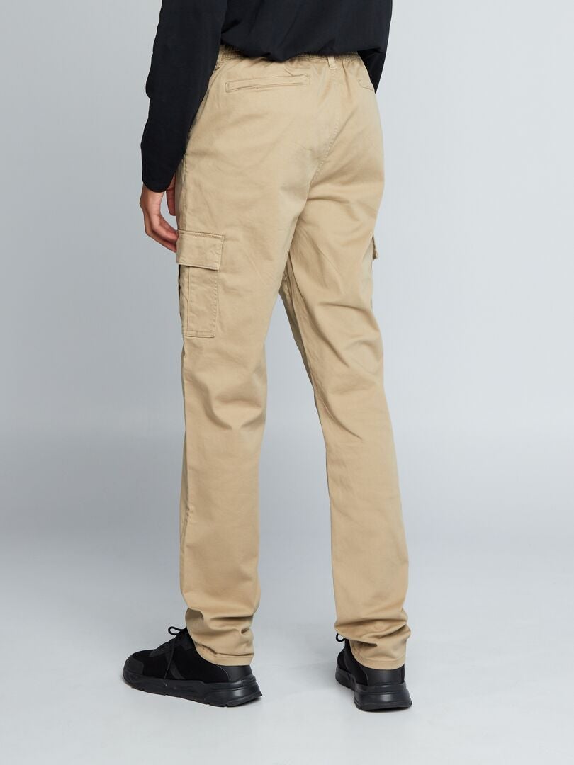 Calça reta com bolsos laterais +190 cm - L36 - BEGE