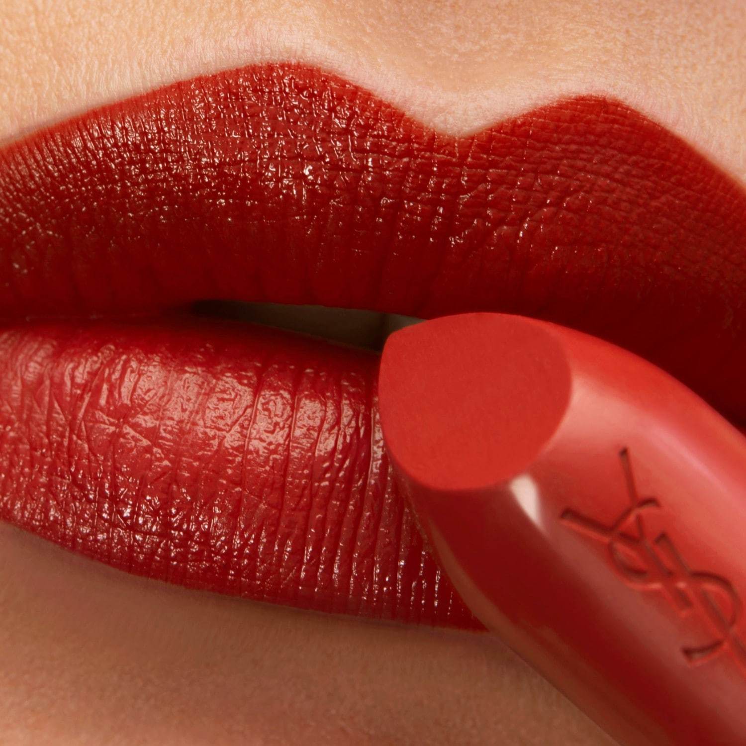 Yves Saint Laurent lūpu krāsa Musthaves Rouge Pur Couture - 3,8 g