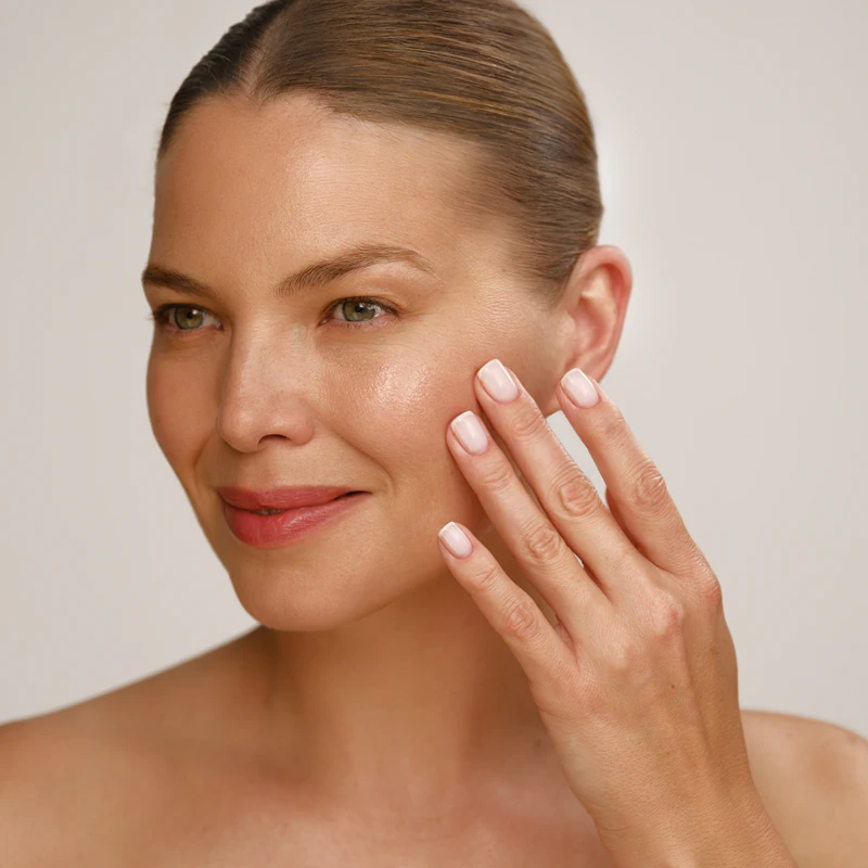 Tônico Facial Iluminador com Exossomos LuminaCell da SKINSOO