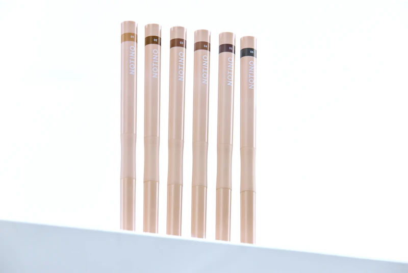 Notino Lifeproof Eyebrow Fix Pen vodeodolné pero na obočie