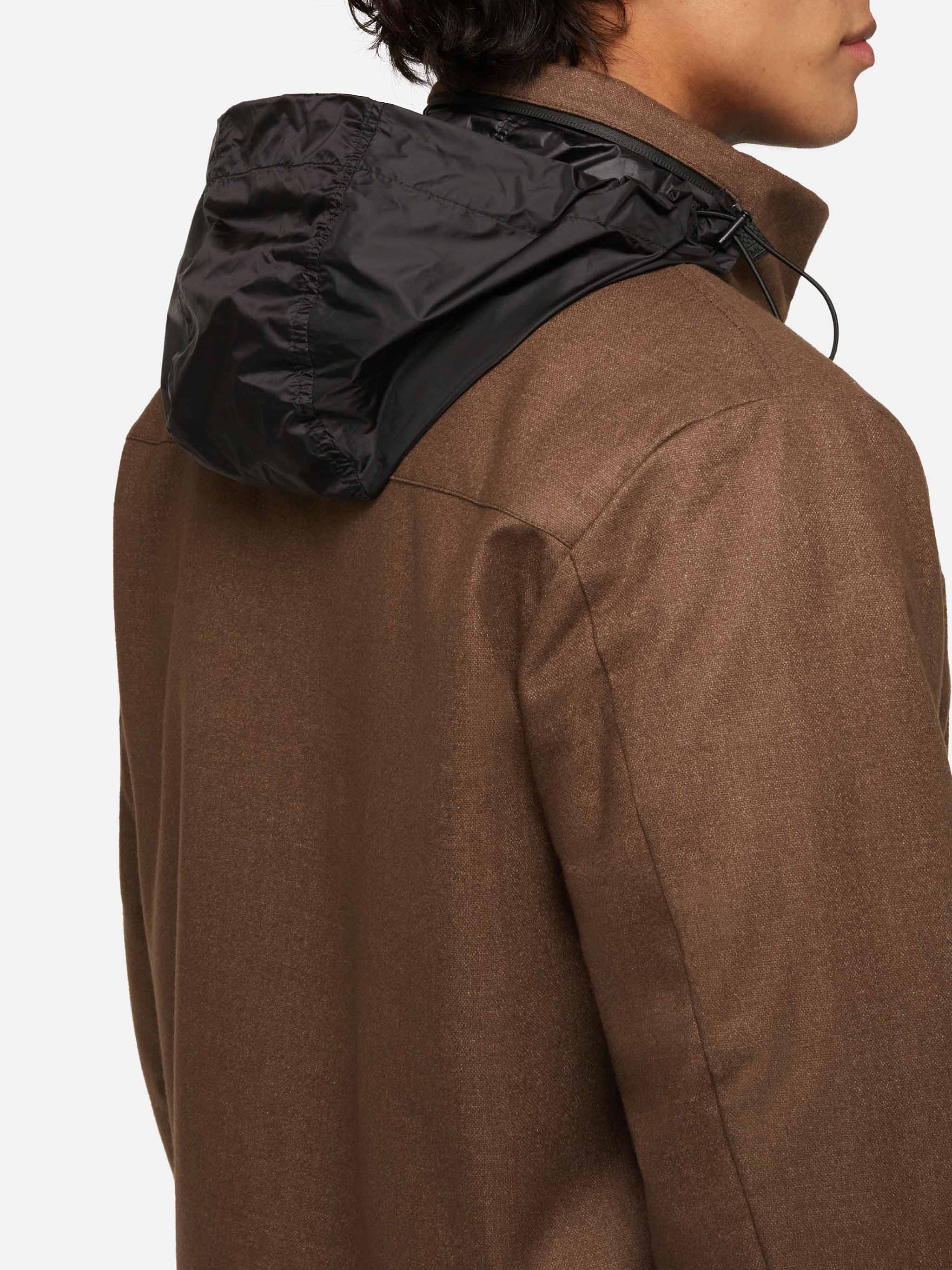 Chaqueta bomber de lana marrón campestre con forro de peluche.