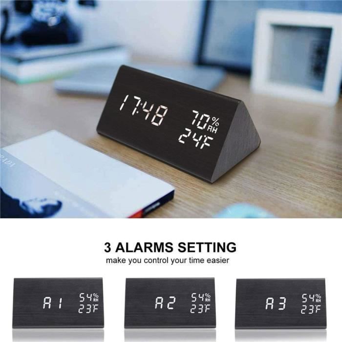 Sveglia in legno con display a LED, caricatore USB, sensore di umidità e temperatura, digitale multicolore, a carica manuale.