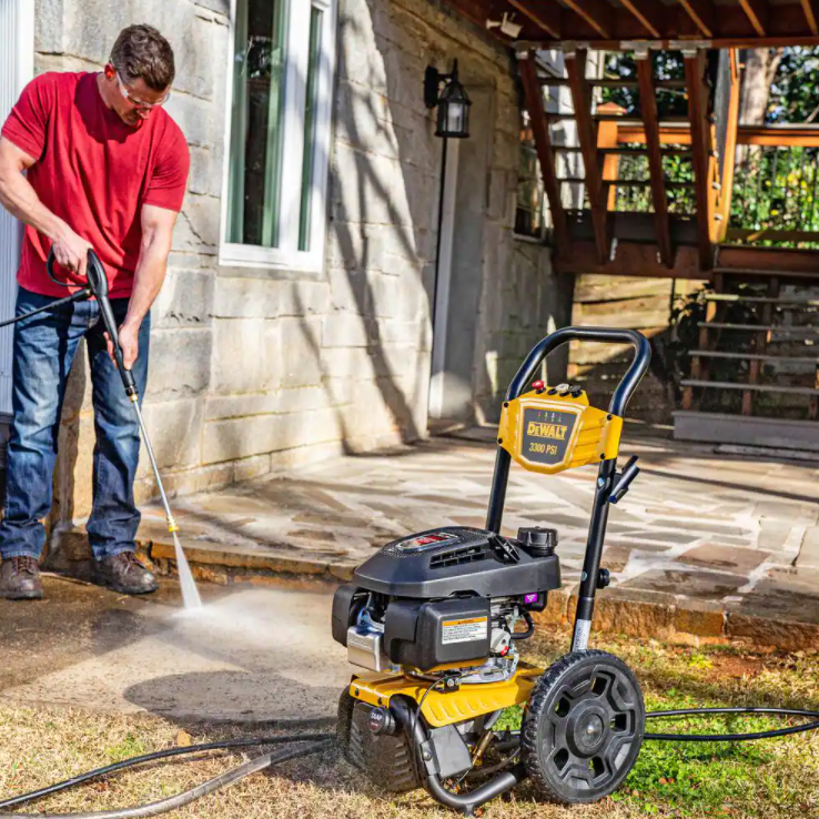 DEWALT 3300 PSI 2.4 GPM kaldtvanns høytrykksspyler med HONDA GCV200 motor