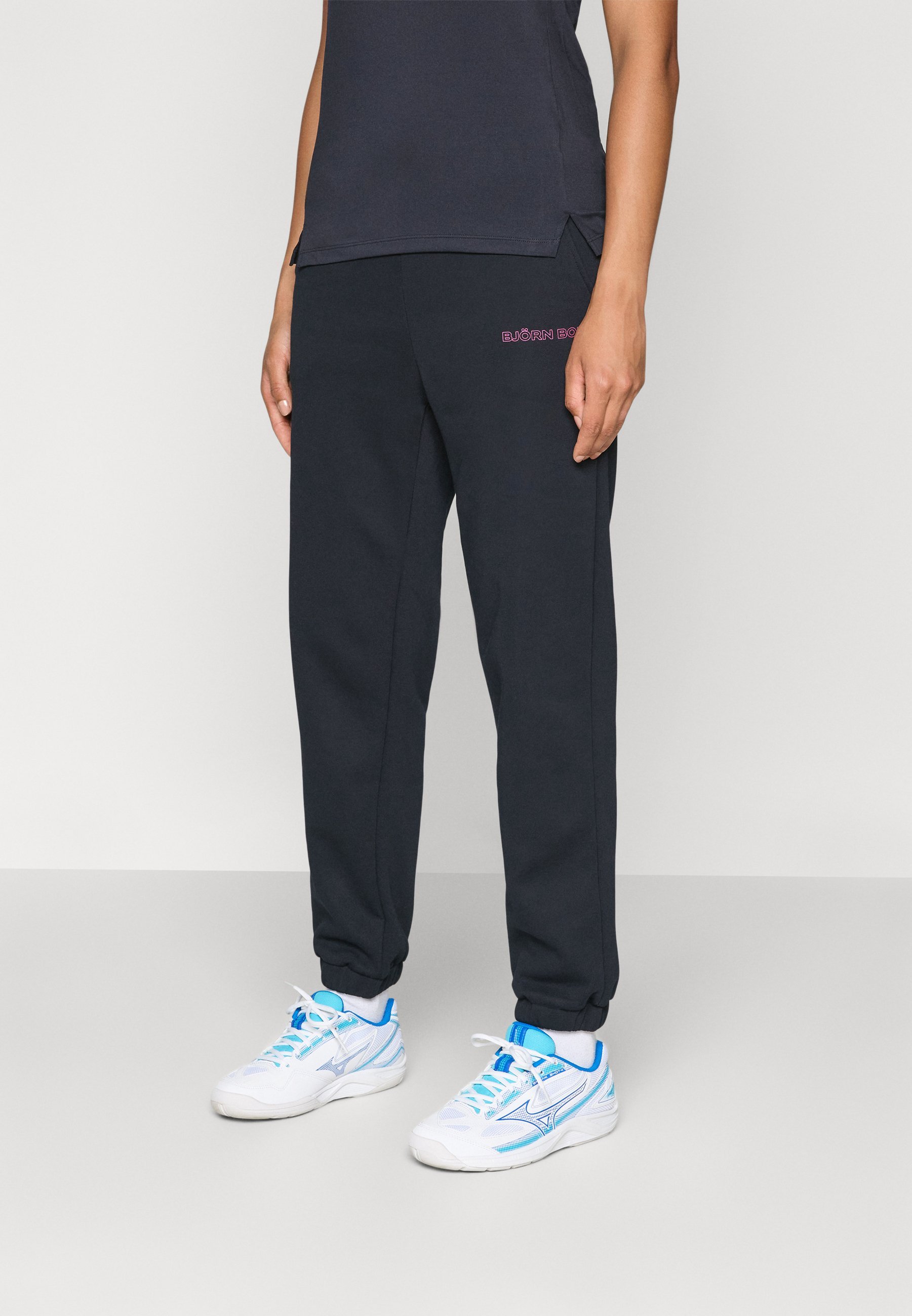 Pantaloni della tuta Björn Borg ESSENTIAL - Pantaloni da tuta - nero