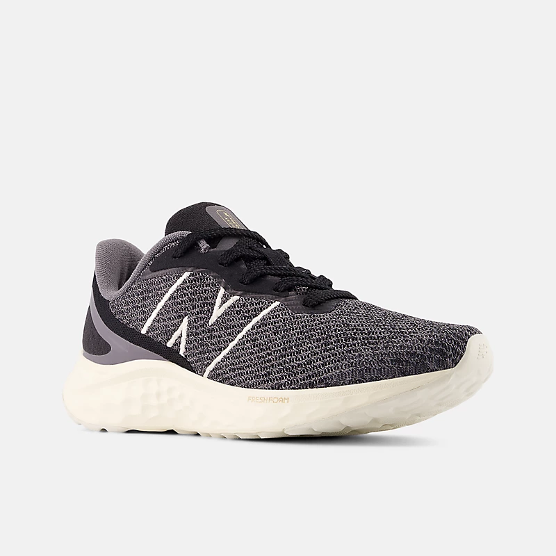 Damskie buty Fresh Foam Arishi v4 – czarne av motywem Castlerock og angory