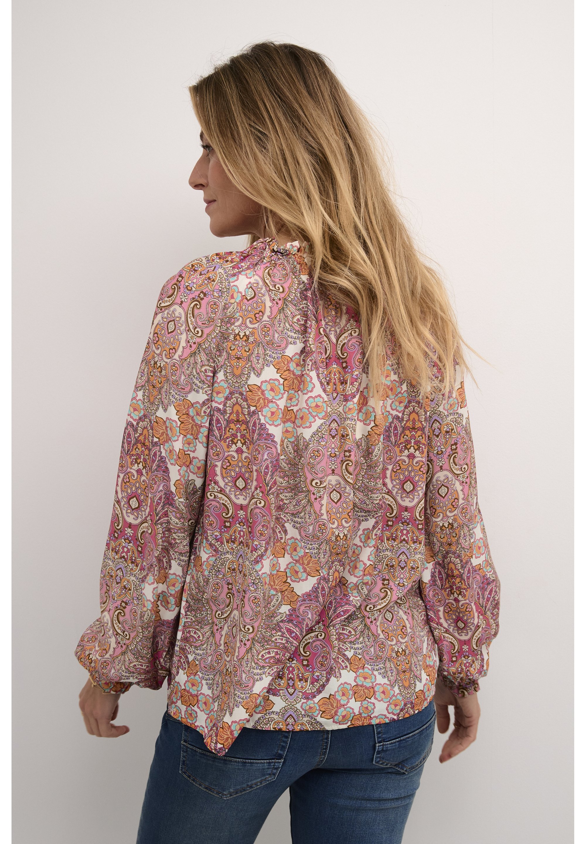 Chemisier Cream ASTRA - motif cachemire rose
