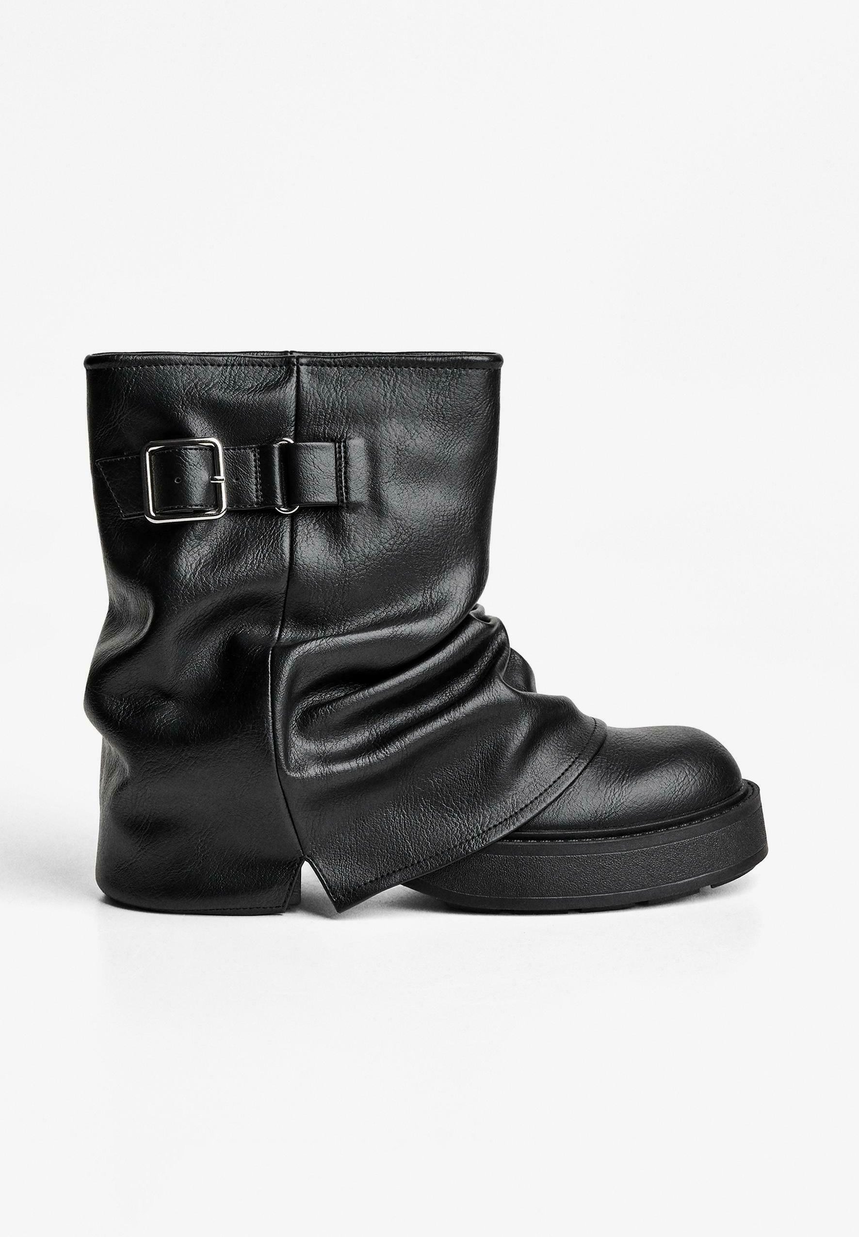 Bershka CON FIBBIA - Stivaletto da cowboy/motociclista - nero