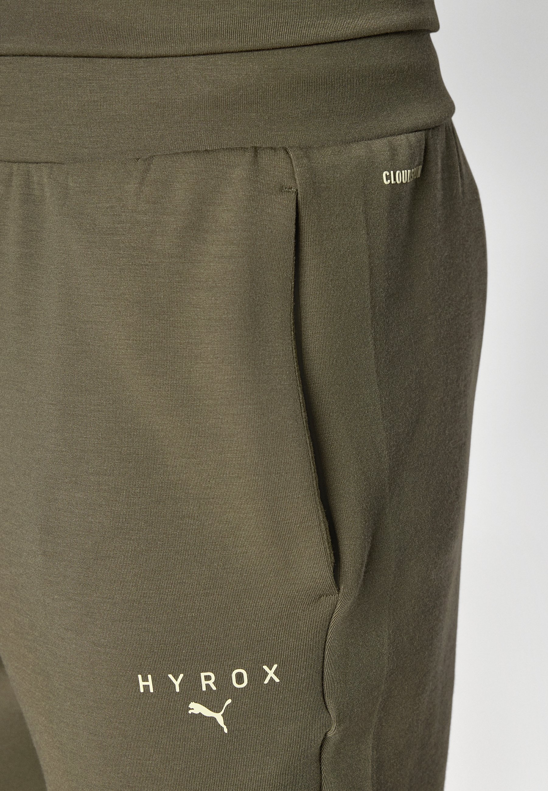 Puma HYROX CLOUDSPUN ELEVATED PANT - Melegítőalsó - sötét olajzöld
