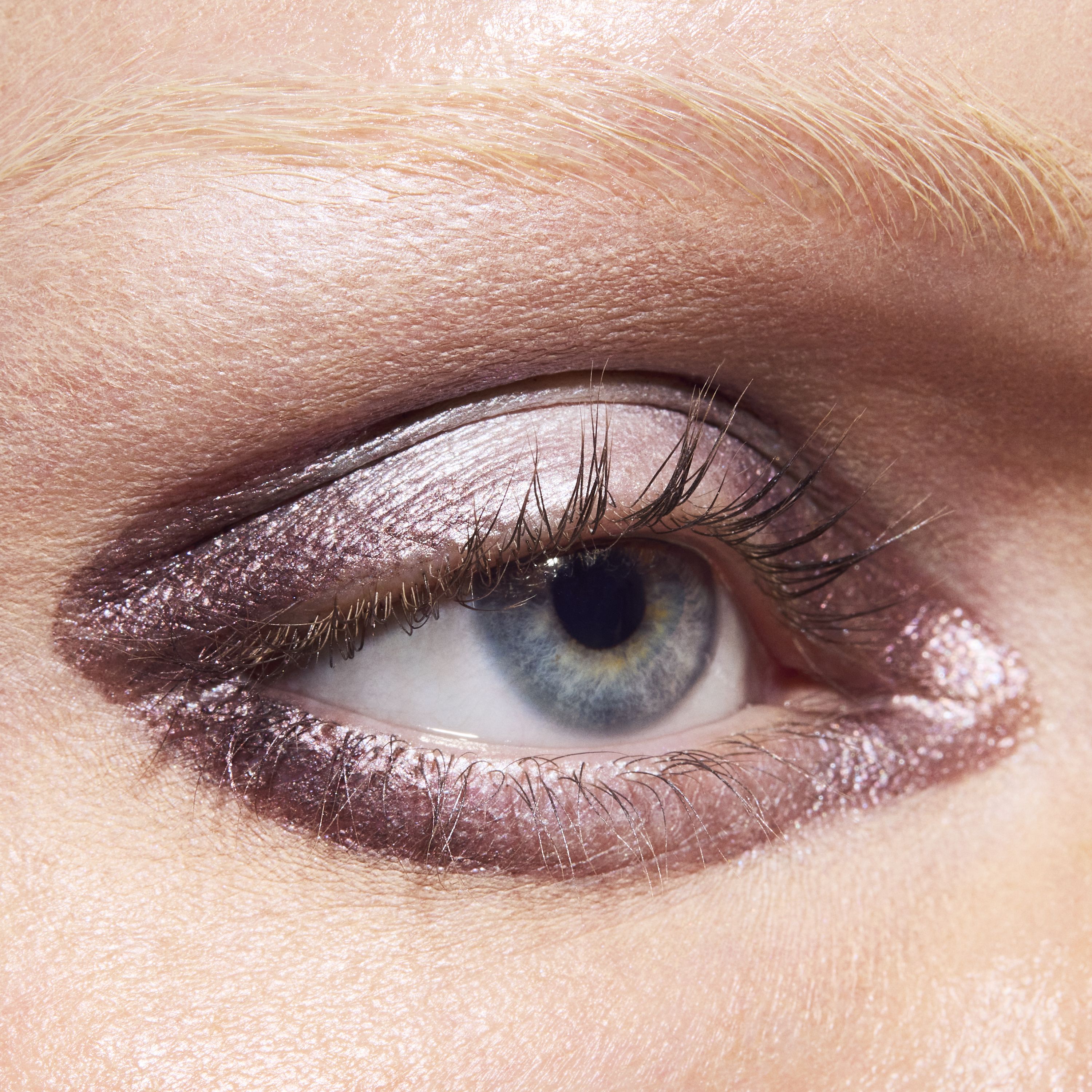 Dazzleshadow сенка за очи у стик стилу Луксузне сенке за очи