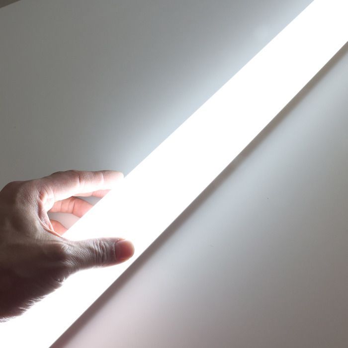 Pack de 10 luminaires LED 120cm 36W 4500lm 6000K Blanc Froid, boîtier blanc, diffuseur mat antireflet.