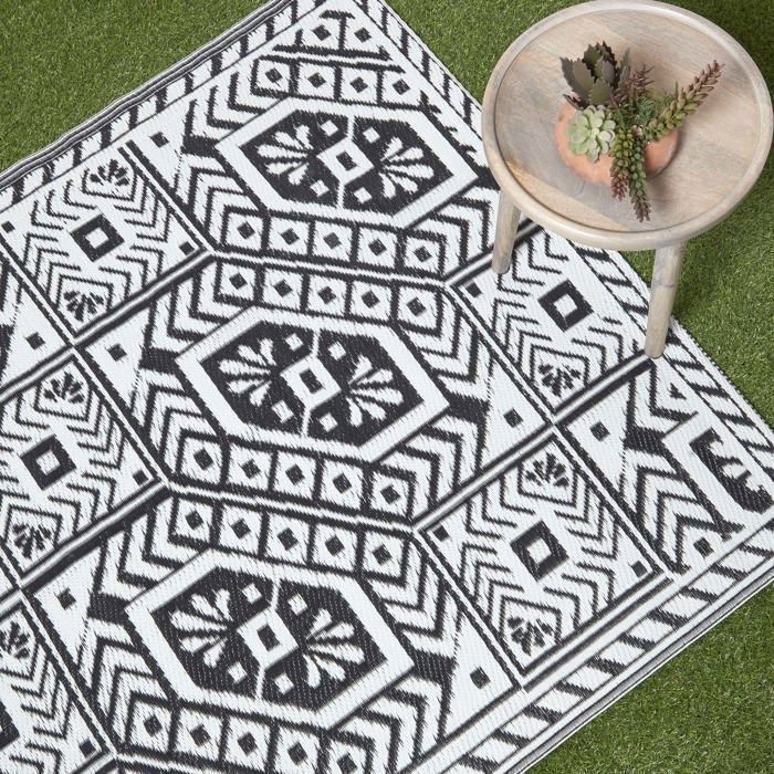 Tapis extérieur jardin imperméable, réversible et résistant UV - Noir et blanc - Géométrique - 182 x 122 cm