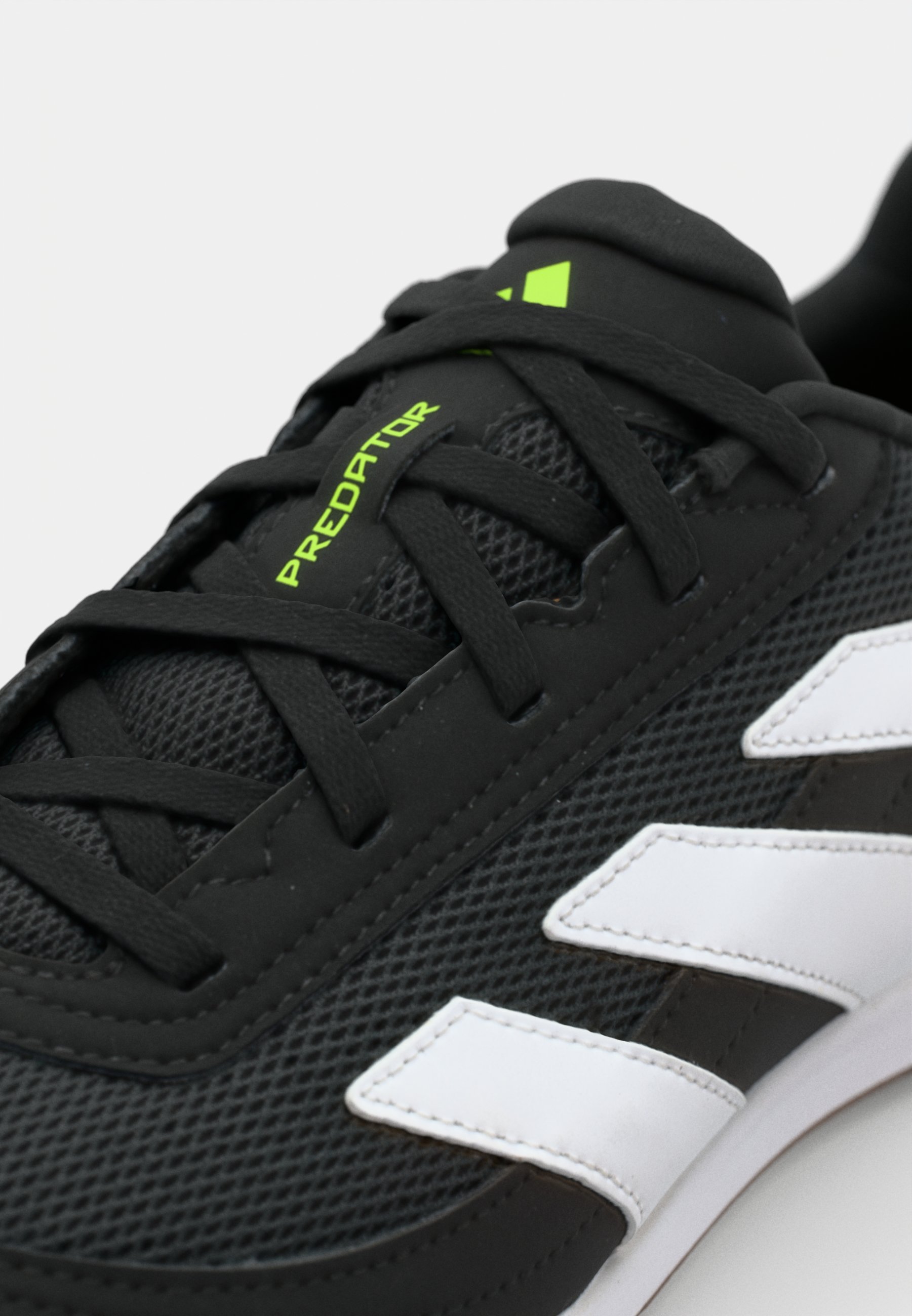 adidas Performance PREDATOR CLUB IN SALA – Hallenfußballschuhe – Core Black/Footwear White/Lucid Lemon