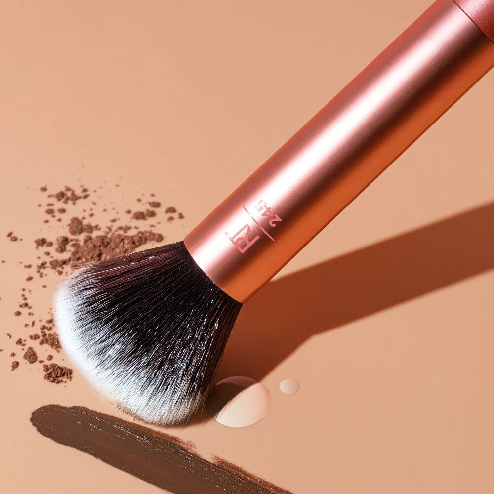 Pinceau de maquillage pour le visage Real Techniques