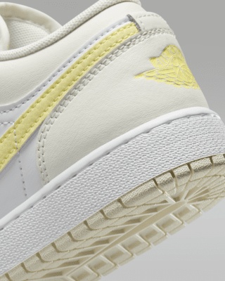 Air Jordan 1 Low Older Kids' Shoes