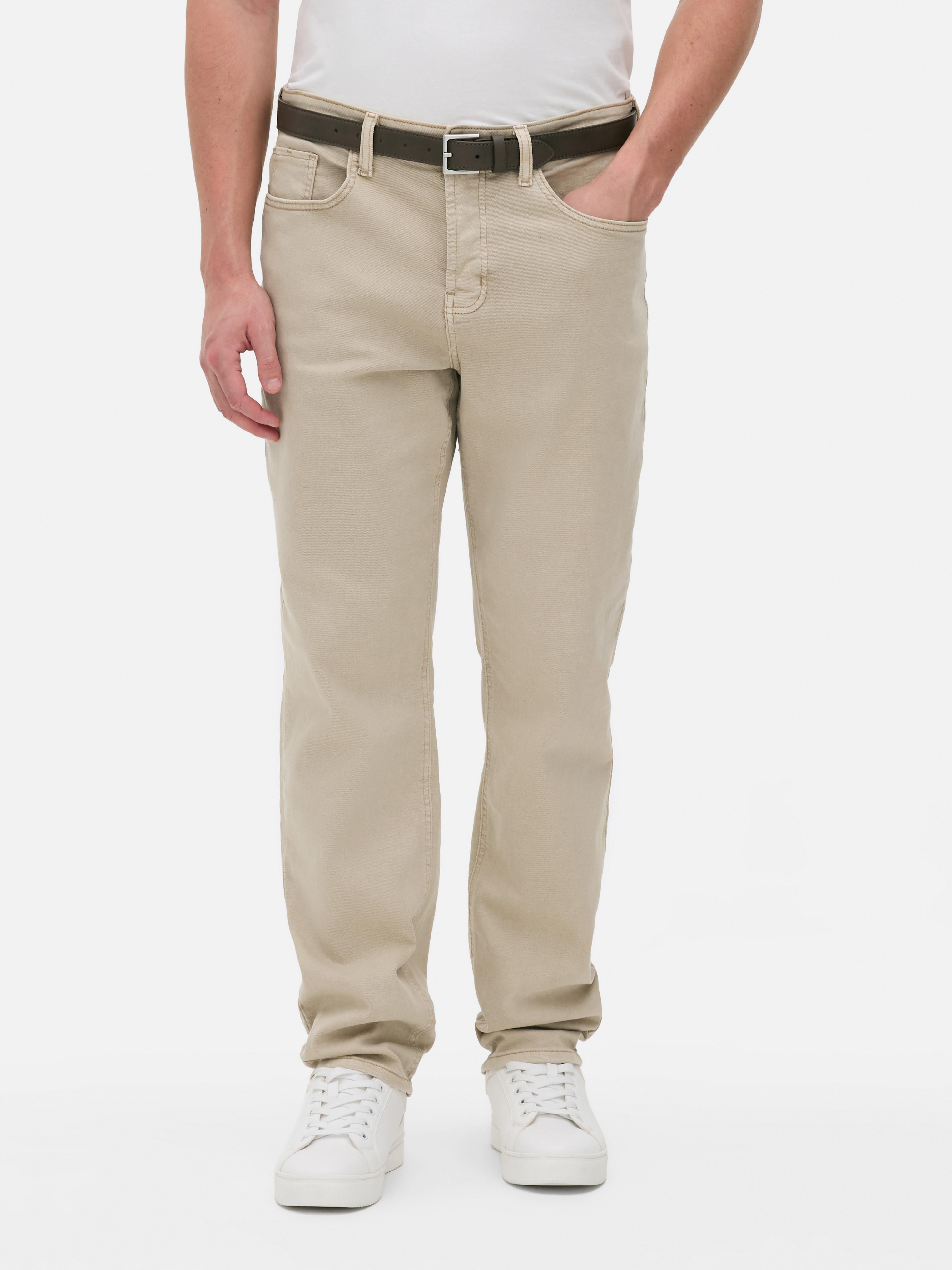 Gerade geschnittene Stretch-Jeans mit verdecktem Reißverschluss und fünf Taschen.