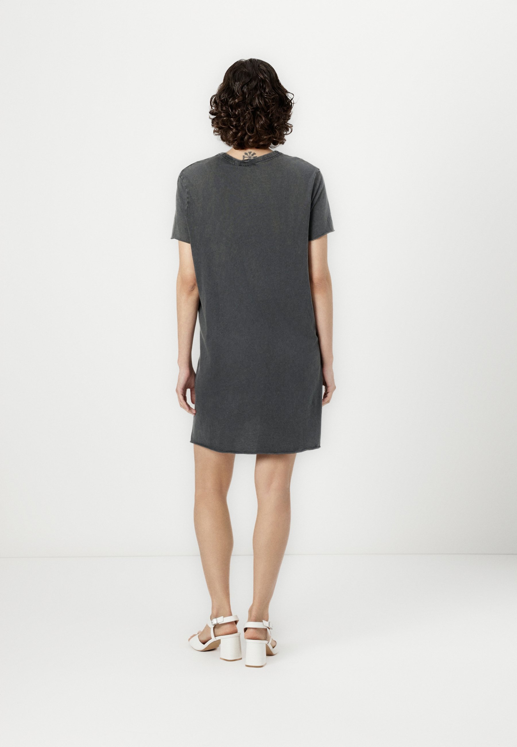 ONLY MATERNITY OLMLUCY LIFE ANIMAL DRESS - Žerzejové šaty - black