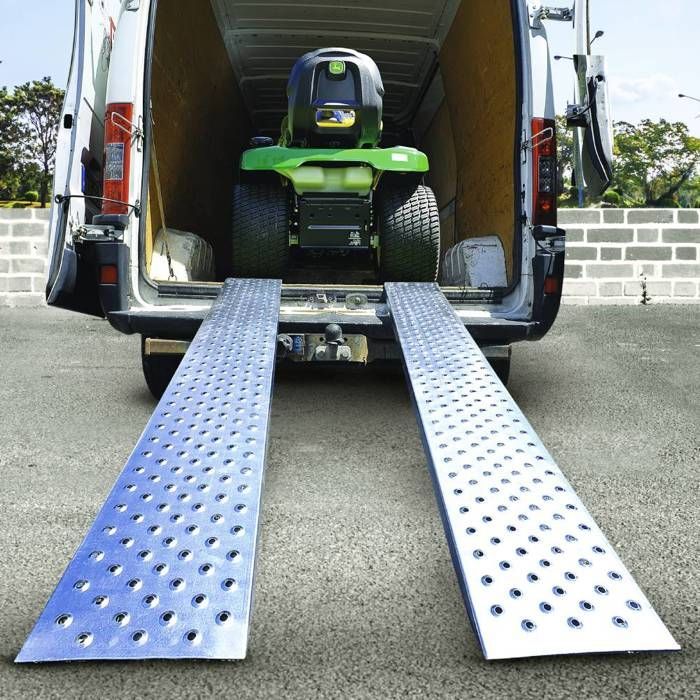 Set van 2 gegalvaniseerde stalen oprijplaten voor aanhangers, 1,60 m, met antislipgroeven en stabilisatieplaat, maximaal draagvermogen 400 kg