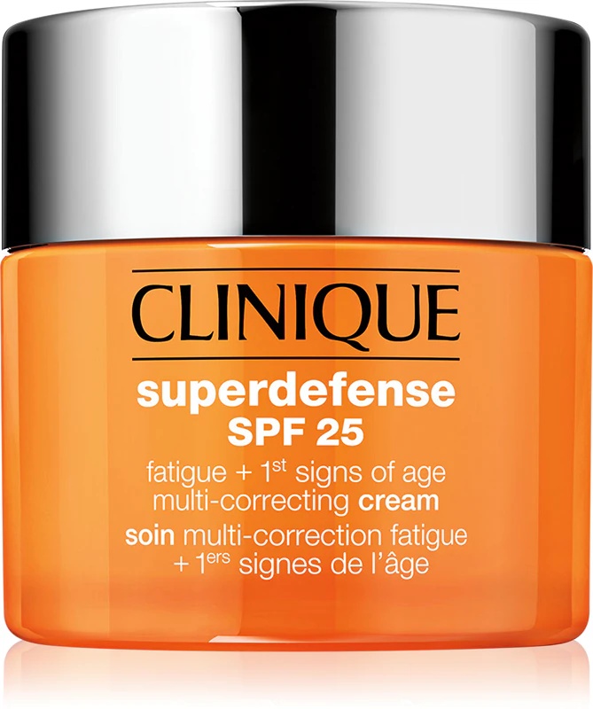 „Clinique Superdefense™ SPF 25 Fatigue + 1st Signs Of Age“ daugiafunkcis korekcinis kremas nuo pirmųjų senėjimo požymių sausai ir mišriai odai.