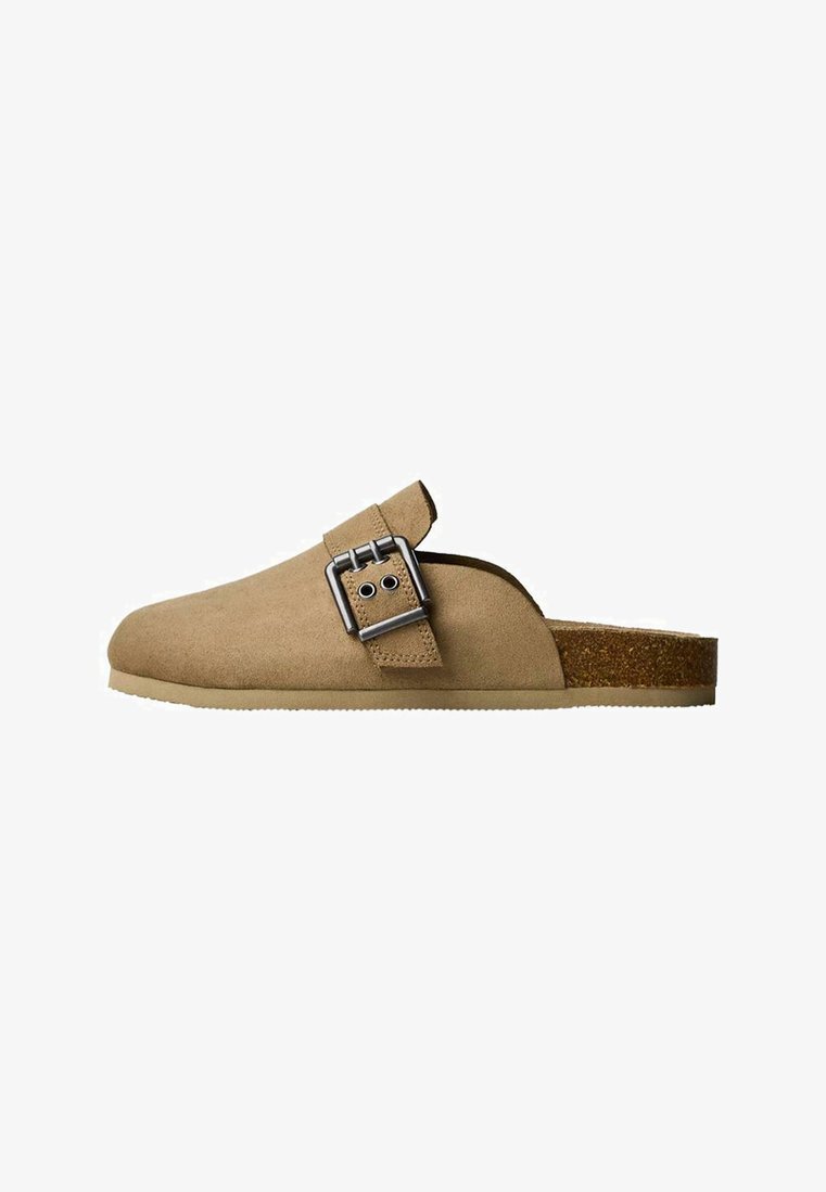 Bershka DETTAGLIO FIBBIA - Zoccoli - sabbia
