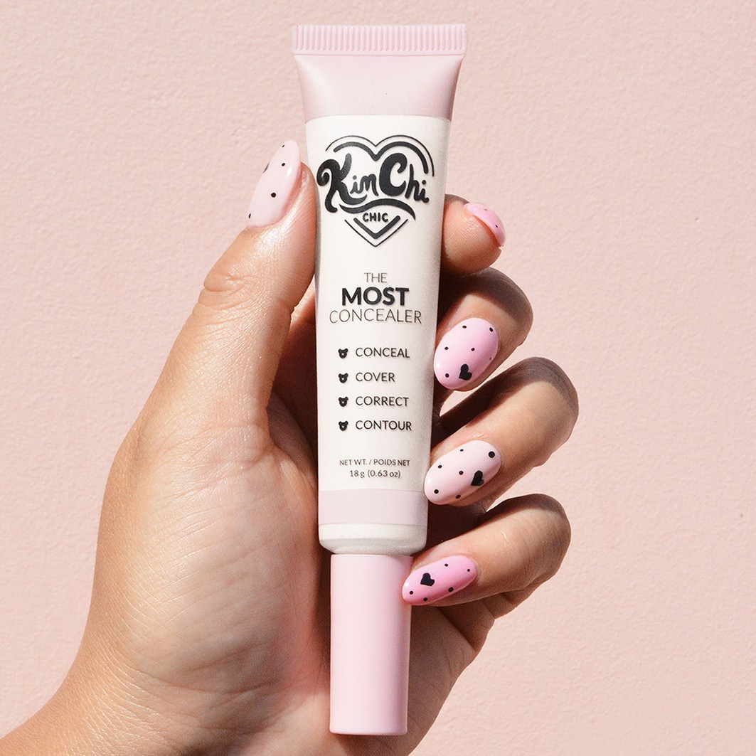 Korektor KimChi Chic Beauty – Najlepší korektor – 17,86 g
