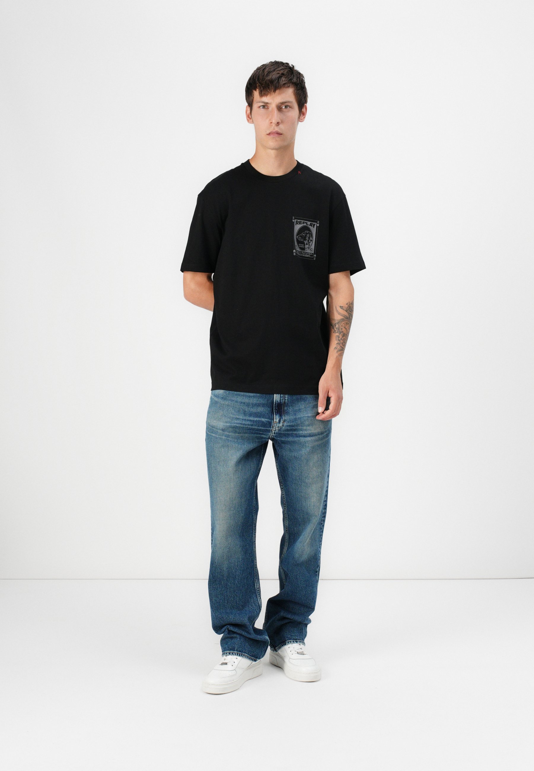 Replay CARD - Nyomott mintás póló - fekete