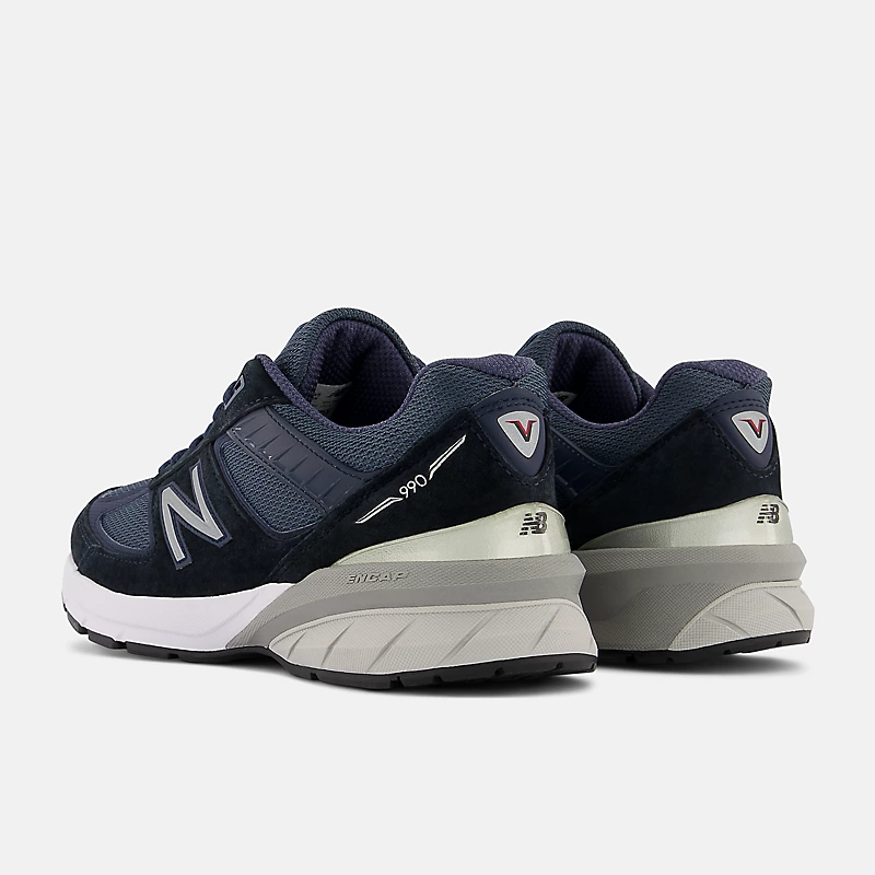 Chaussures pour hommes 990v5 Core, fabriquées aux États-Unis - Bleu marine et argent
