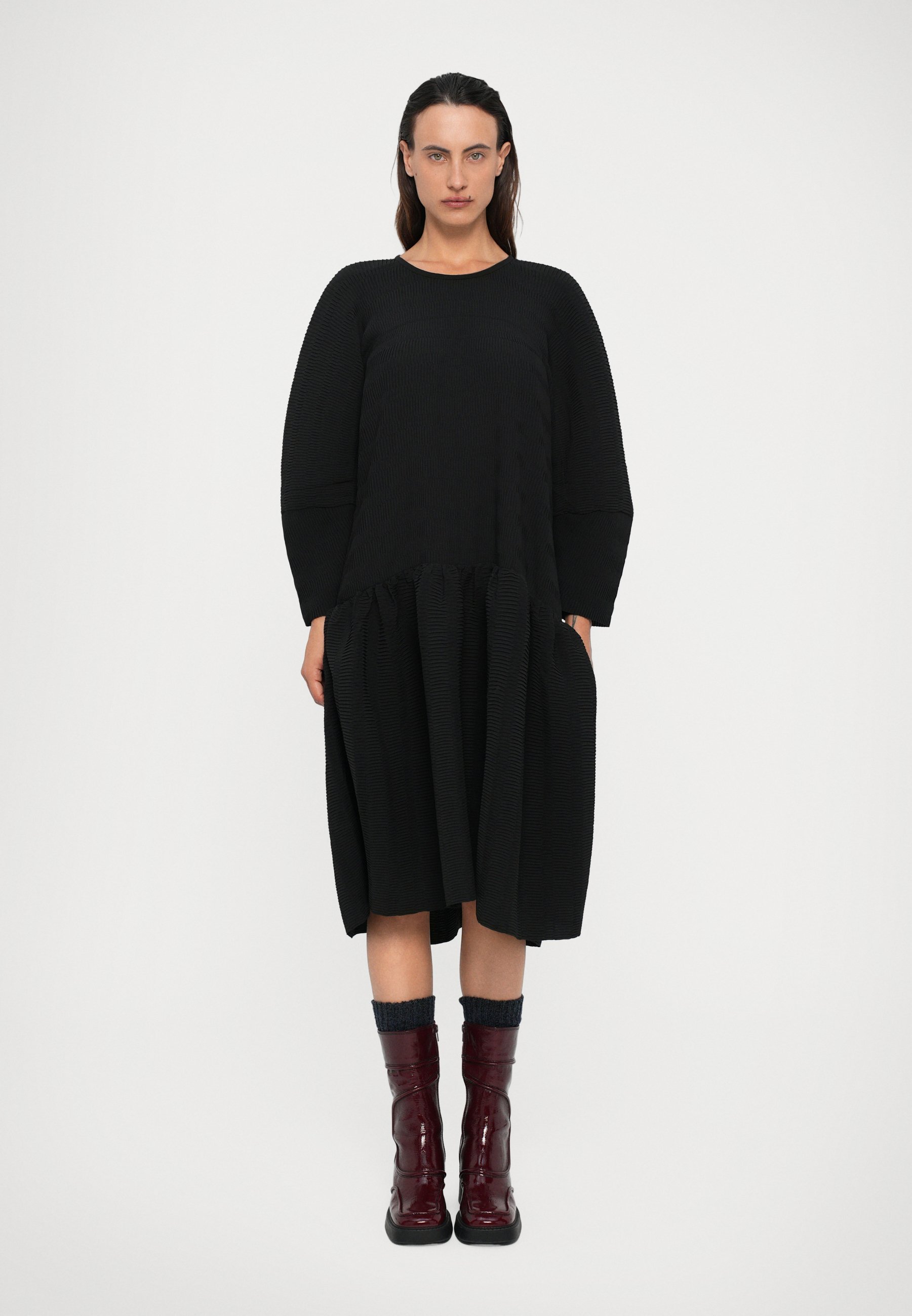 Abito plissettato Henrik Vibskov HILLY - Abito da giorno - nero
