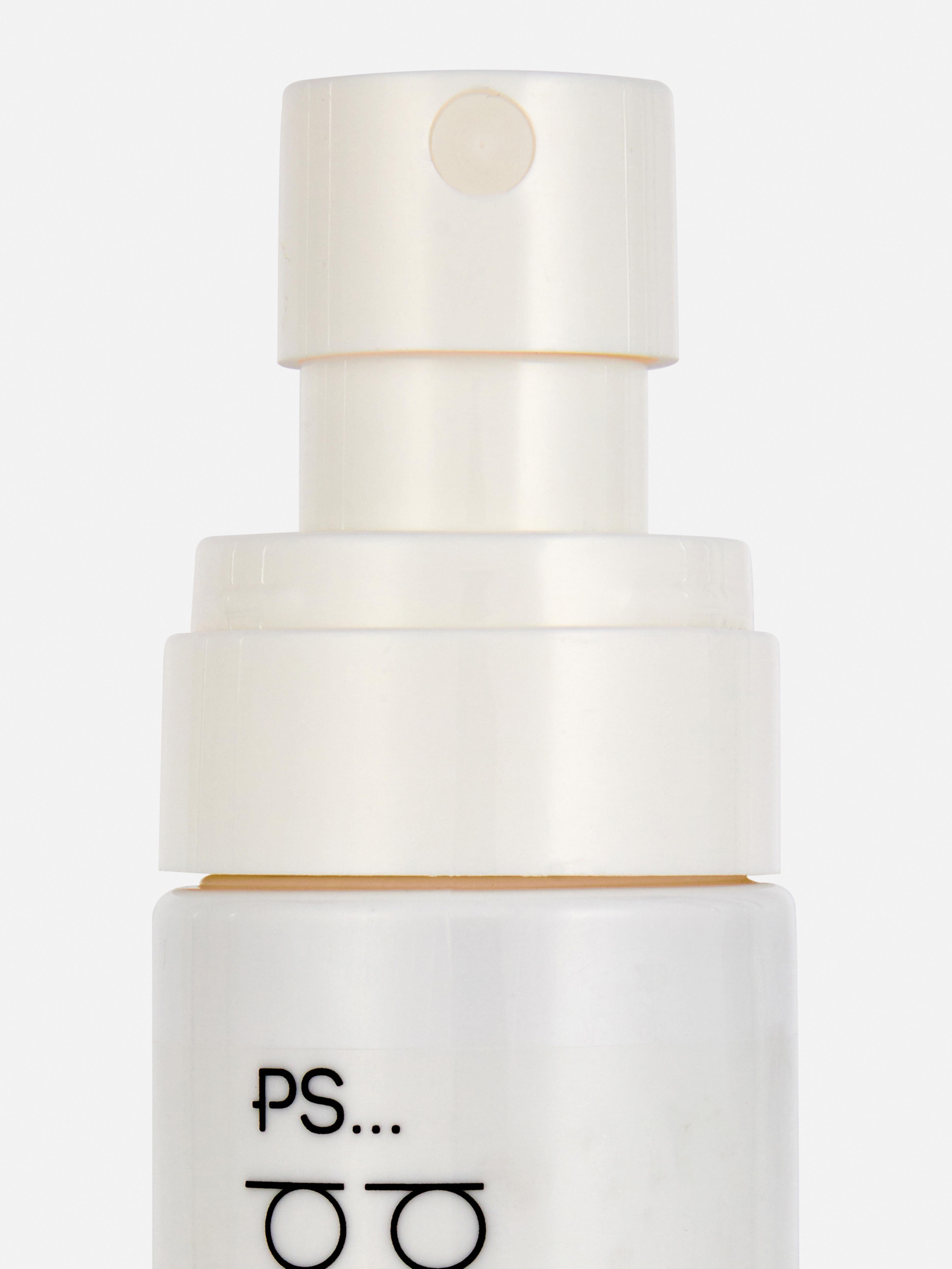 Spray-ul fixator de machiaj PS Prep + Perfect. Spray-ul fixator Our Up All Night face exact ceea ce promite.