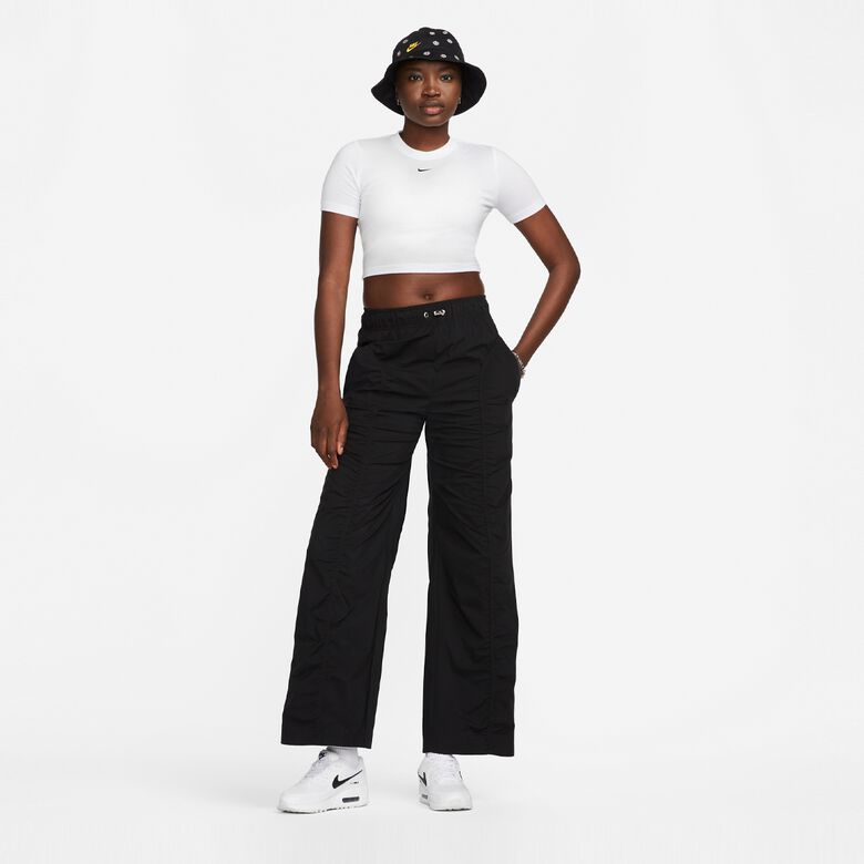 Sportswear Essential Slim Crop Tee