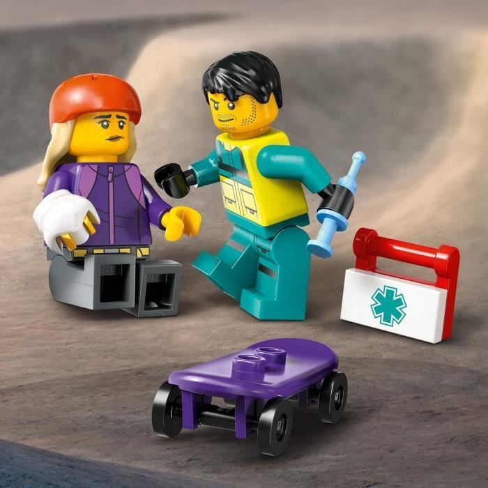 LEGO City 60451 Emergency Ambulance - Building toy for boys aged 5 and up