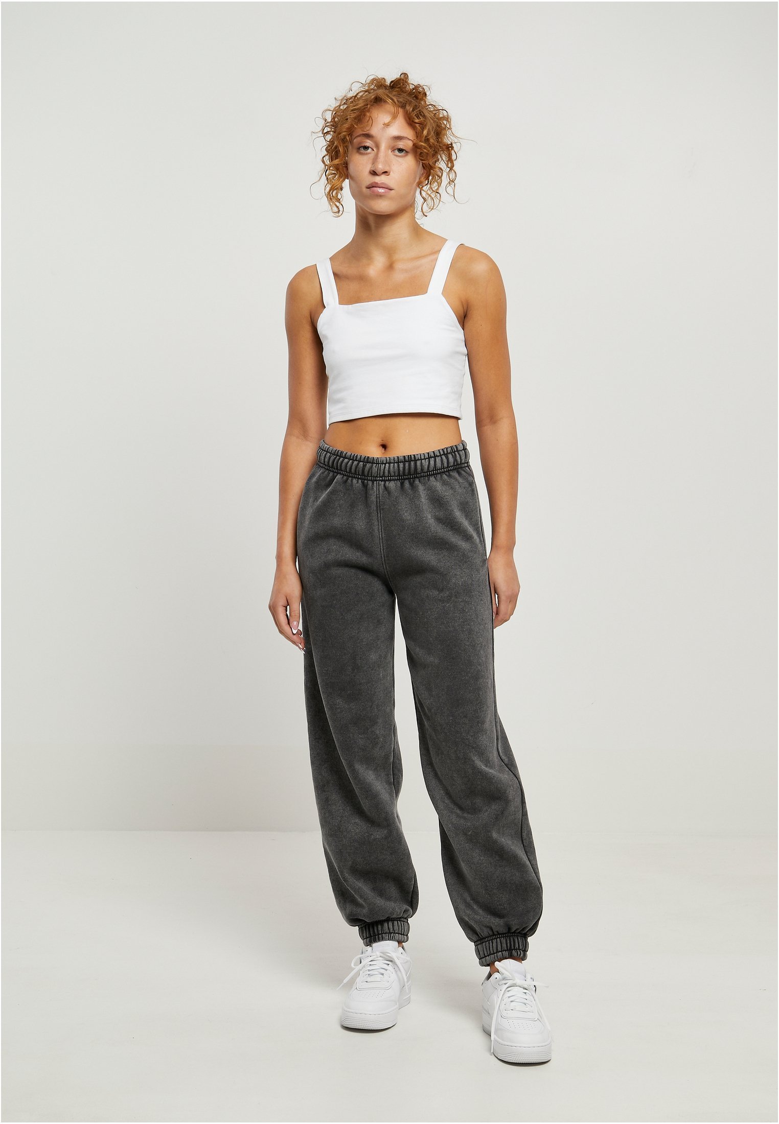 Pantaloni da tuta Urban Classics a vita alta, lavaggio pietra - neri