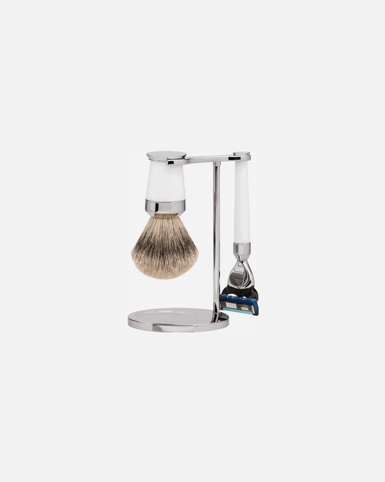 ERBE poklon set za njegu lica - Premium Design PARIS Gillette Fusion britvica i četka za brijanje bijela 1 kom. + četka za brijanje srebrna, plemenita smola bijela 1 kom. + četka za brijanje s držačem 1 kom.