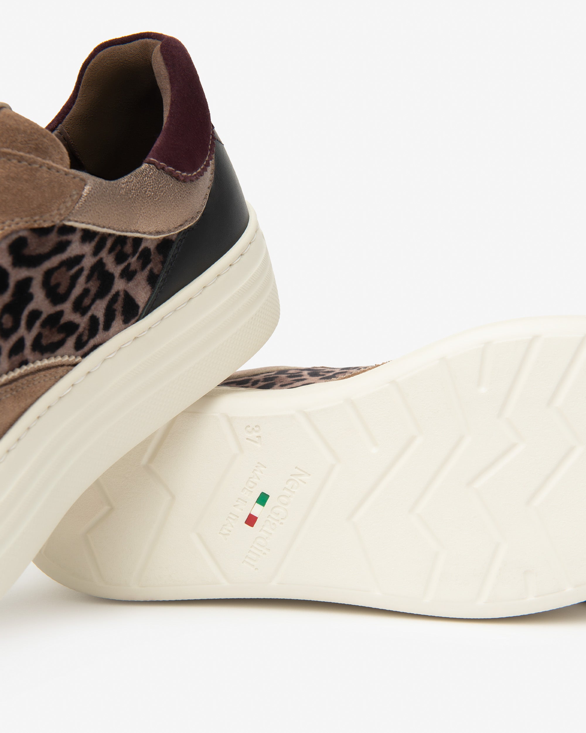  Damen-Sneaker aus Wildleder, Leder und technischen Materialien