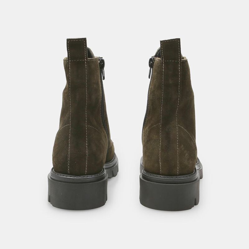 Anfibi da donna in suede