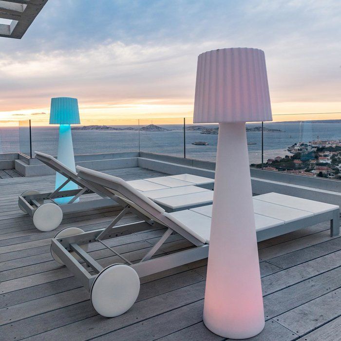 Lampada da terra wireless per esterni - LUMISKY - LADY C110 - LED multicolore dimmerabile - Paralume ondulato - Telecomando - H110 cm