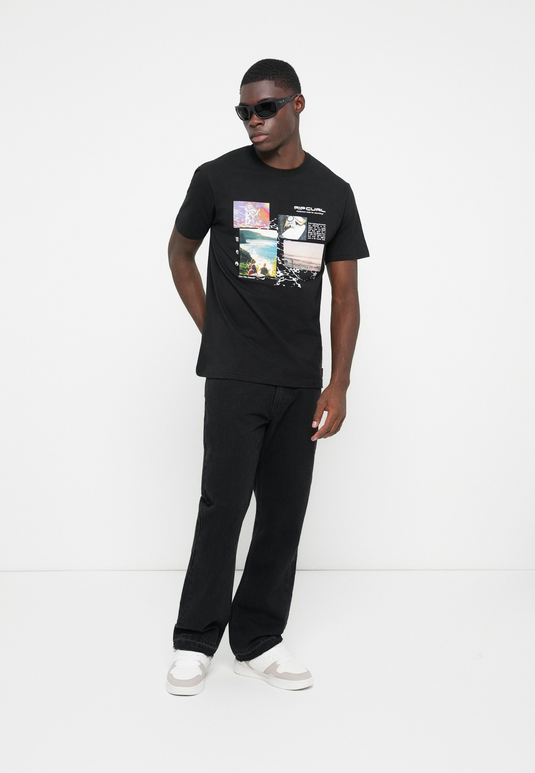 Rip Curl SEARCH EXCURSIONS TEE UNISEX - Triko s potiskem - black