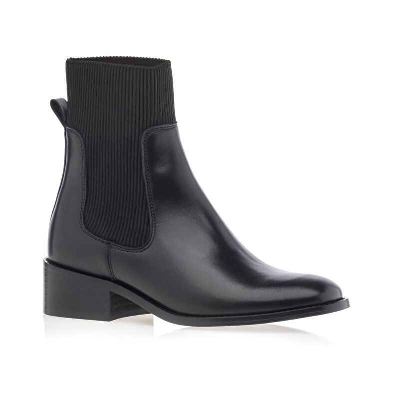 Schwarze Damenstiefel / Stiefeletten