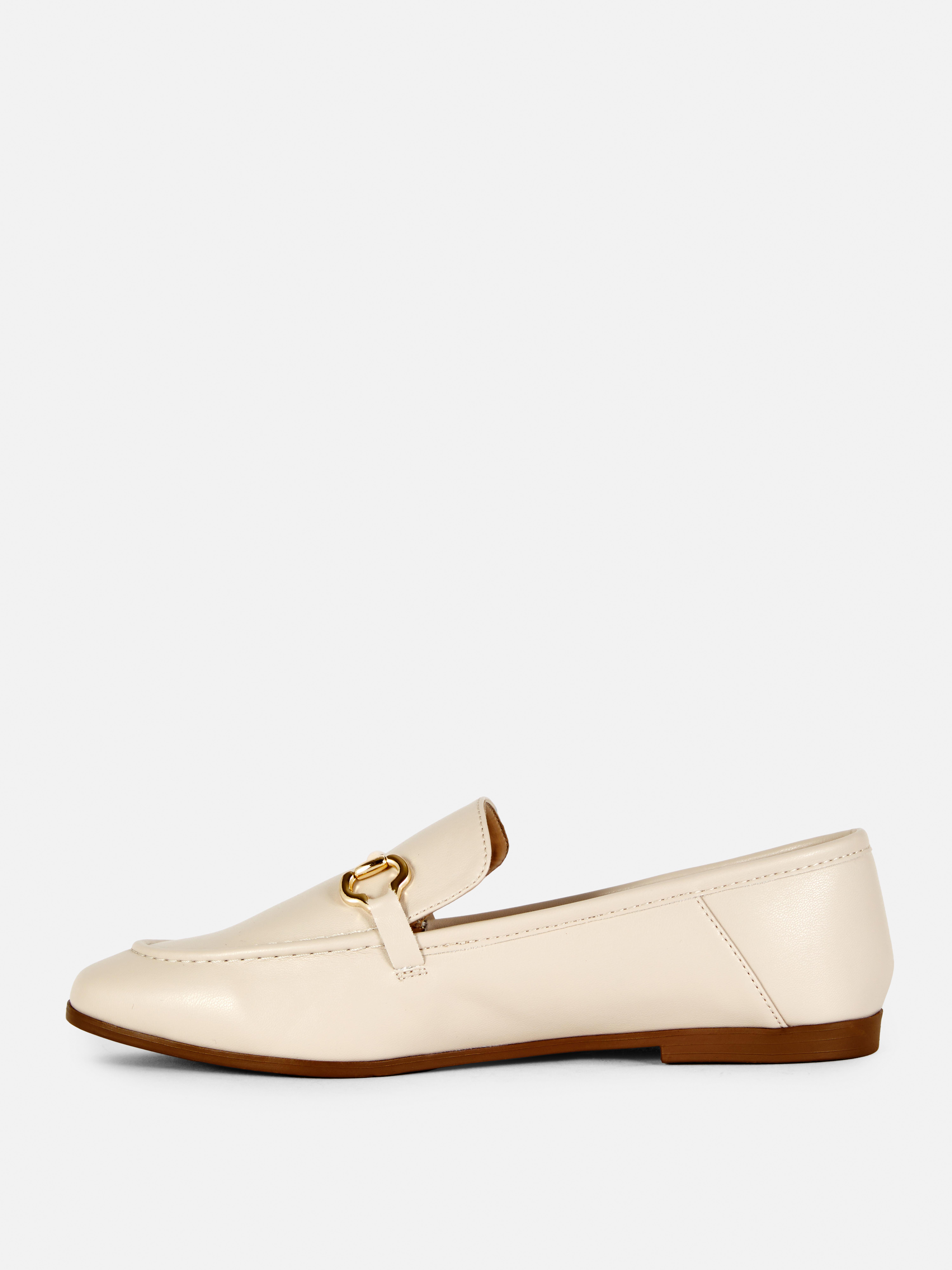 Mocasini din piele ecologică cu un aspect elegant. Nu credem că acești mocasini clasici se vor demoda prea curând...
