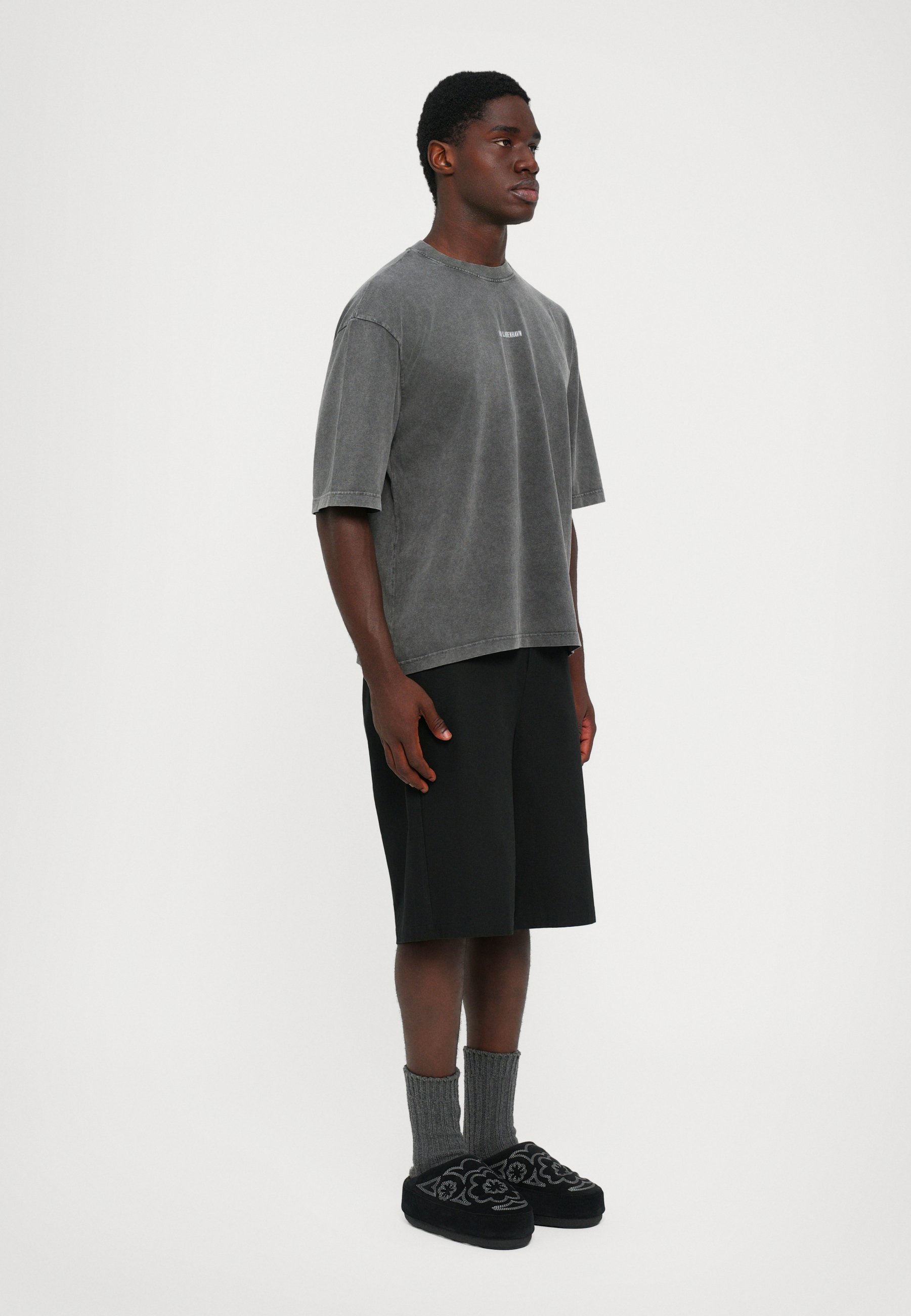 T-shirt oversize con stampa grafica di Han Kjøbenhavn - grigio scuro