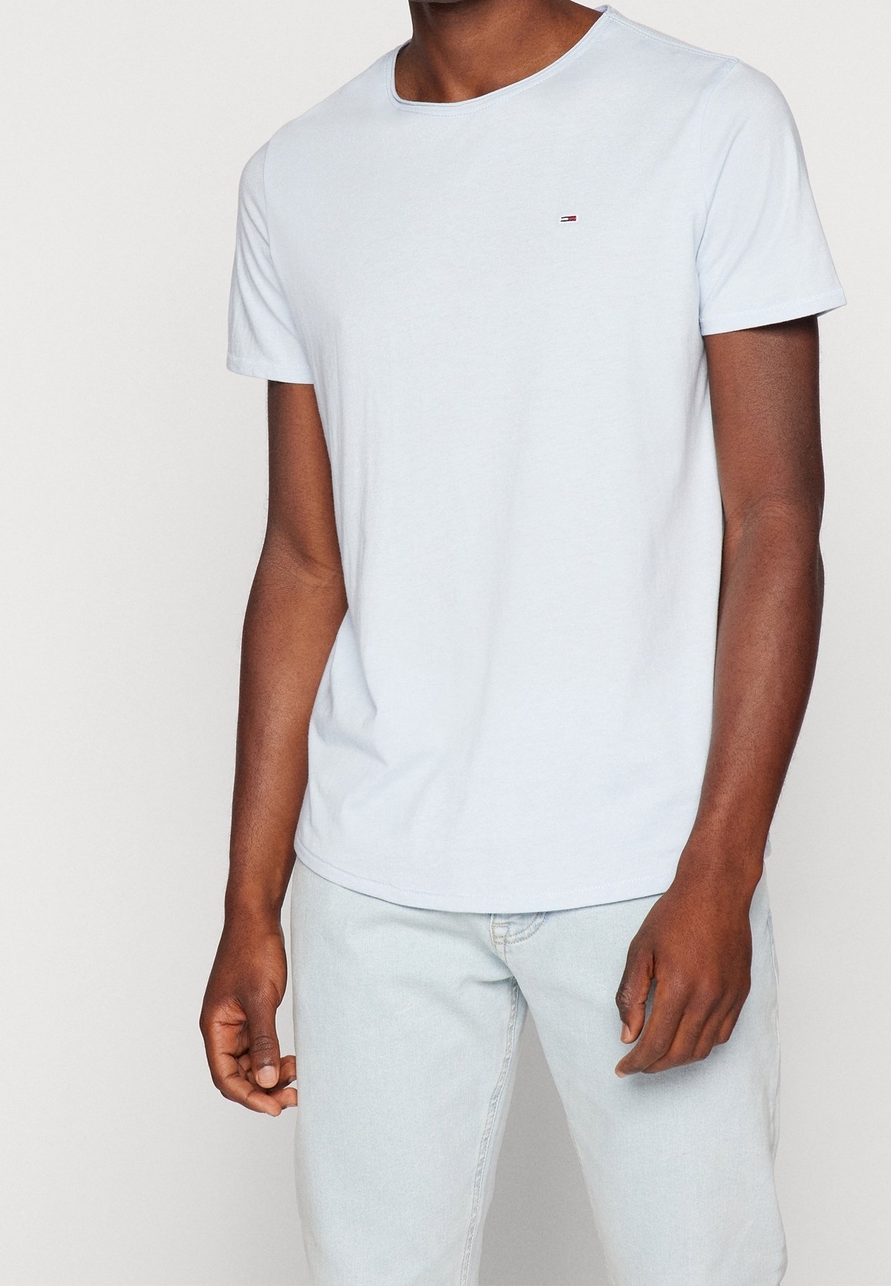 Tommy Jeans Basic T-Shirt – hellblau