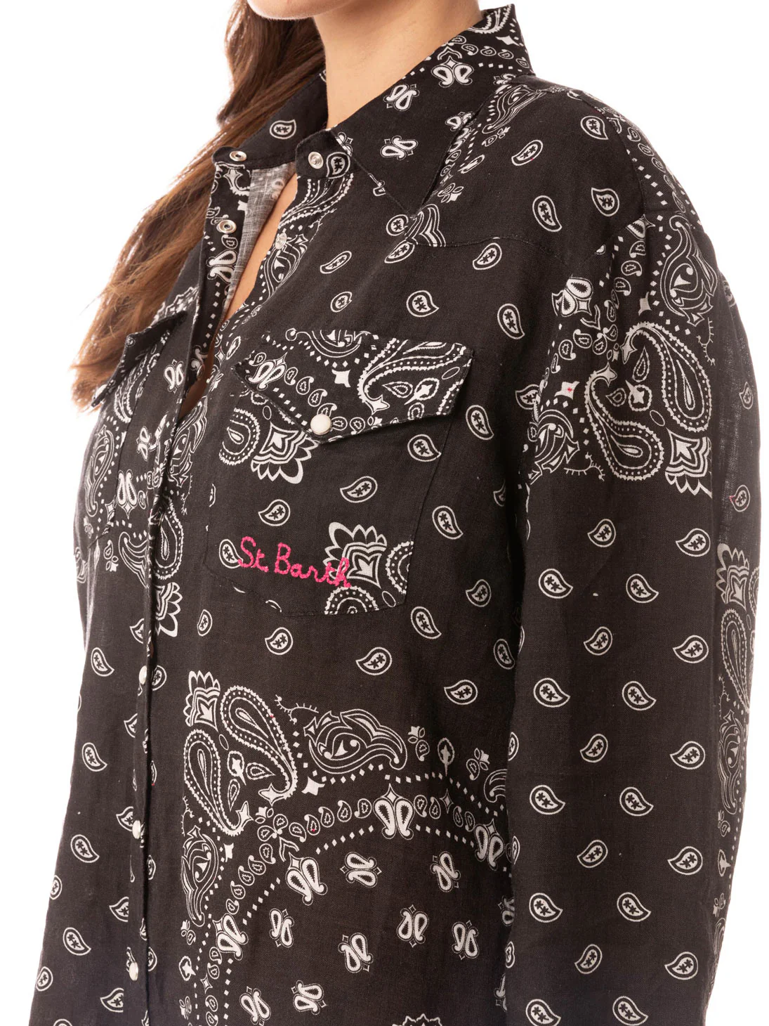 Camicia nera in lino con passamanerie