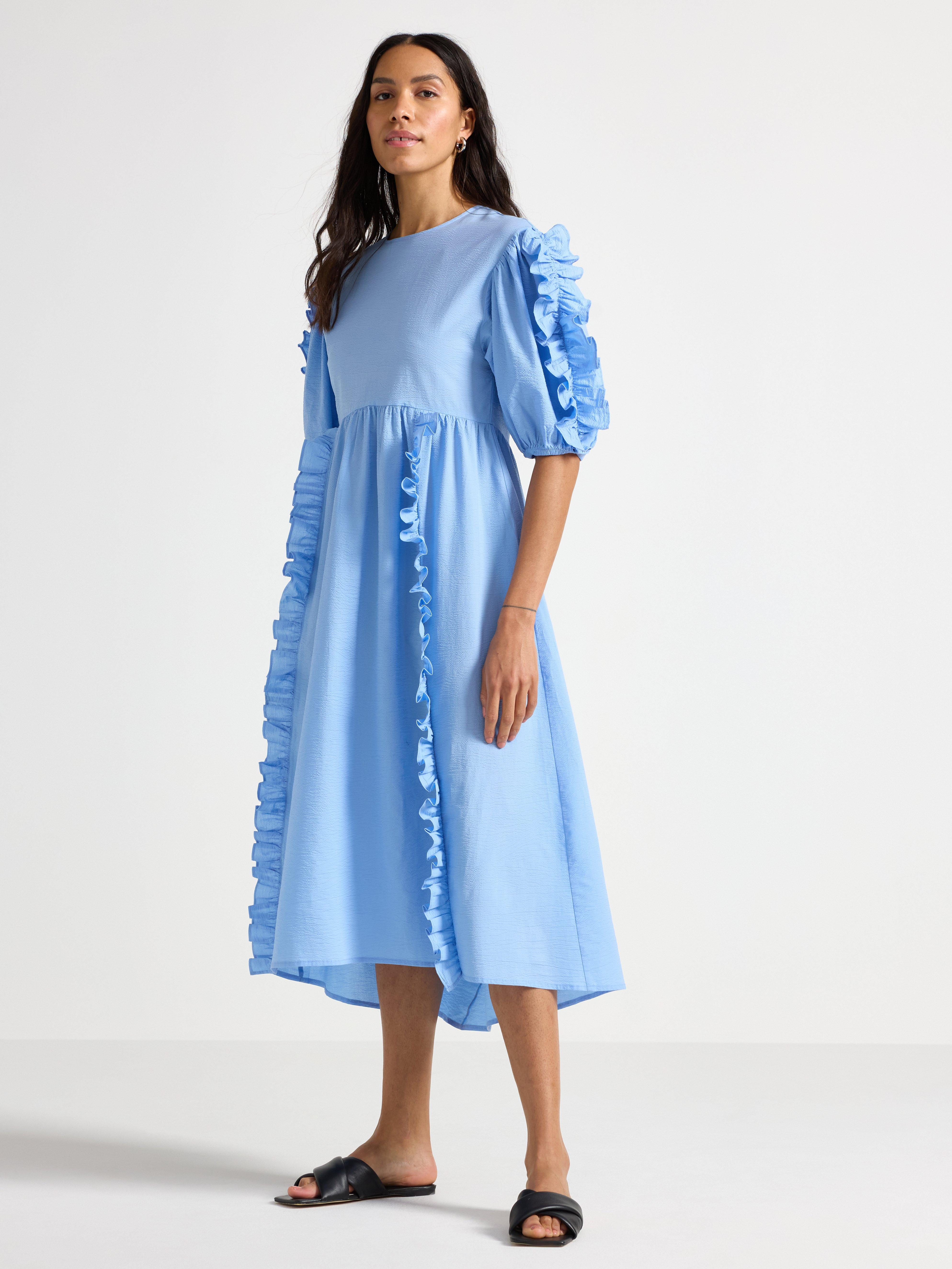 Vestido midi com babados azul claro acinzentado