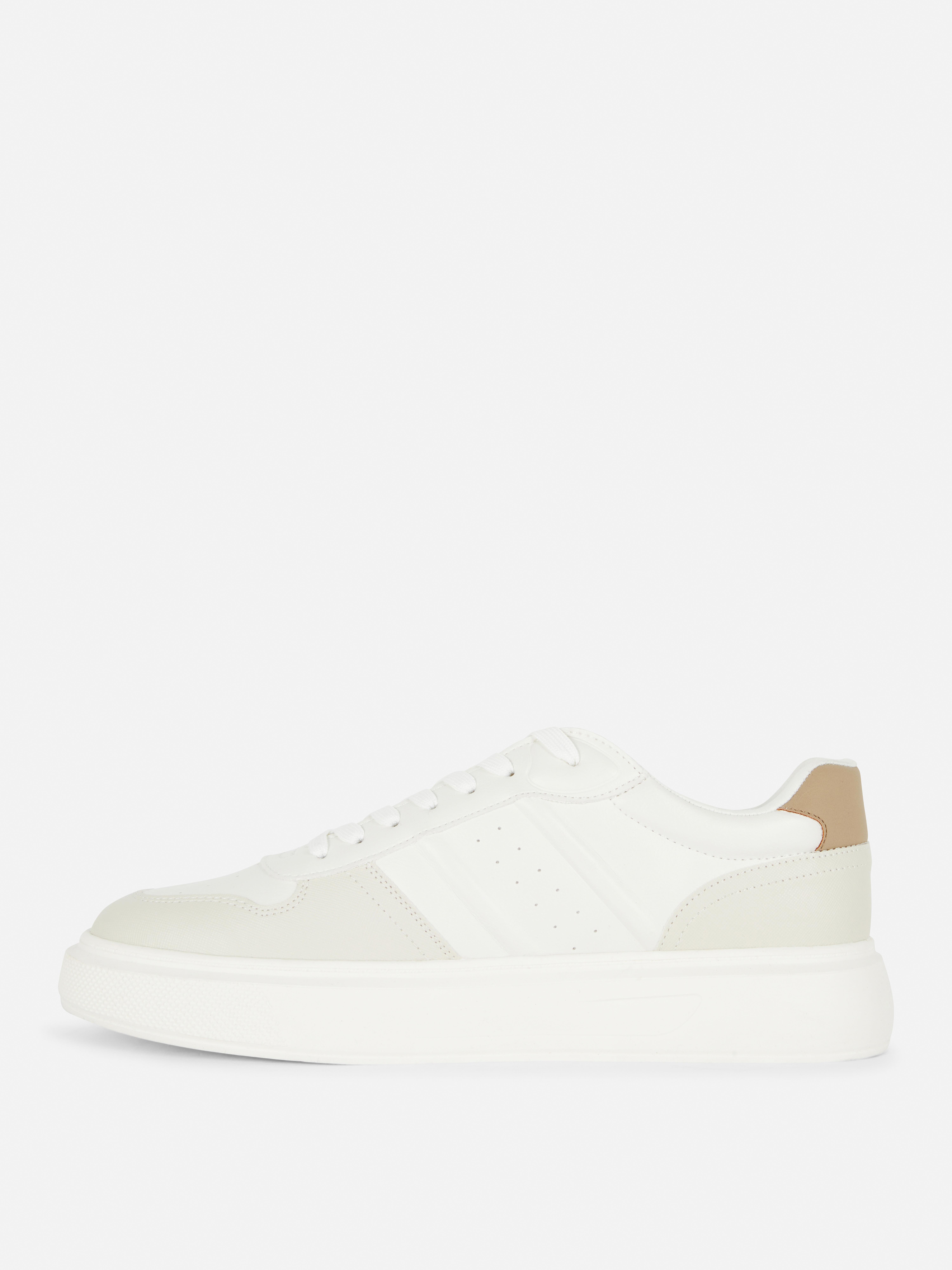 Sneakers basse Kem con lacci. Eleganti sneakers stringate con inserti della collezione Kem.